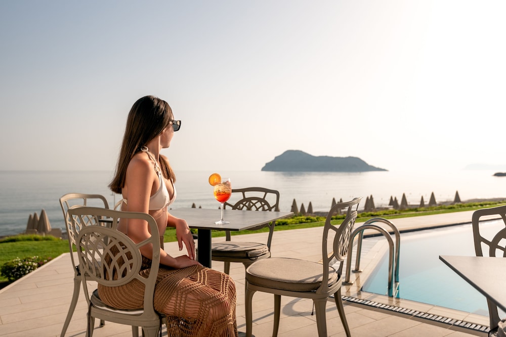 Blue Dome Hotel — Restaurant & bars in Platanias