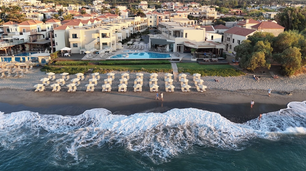 Blue Dome Hotel — Main photo in Platanias