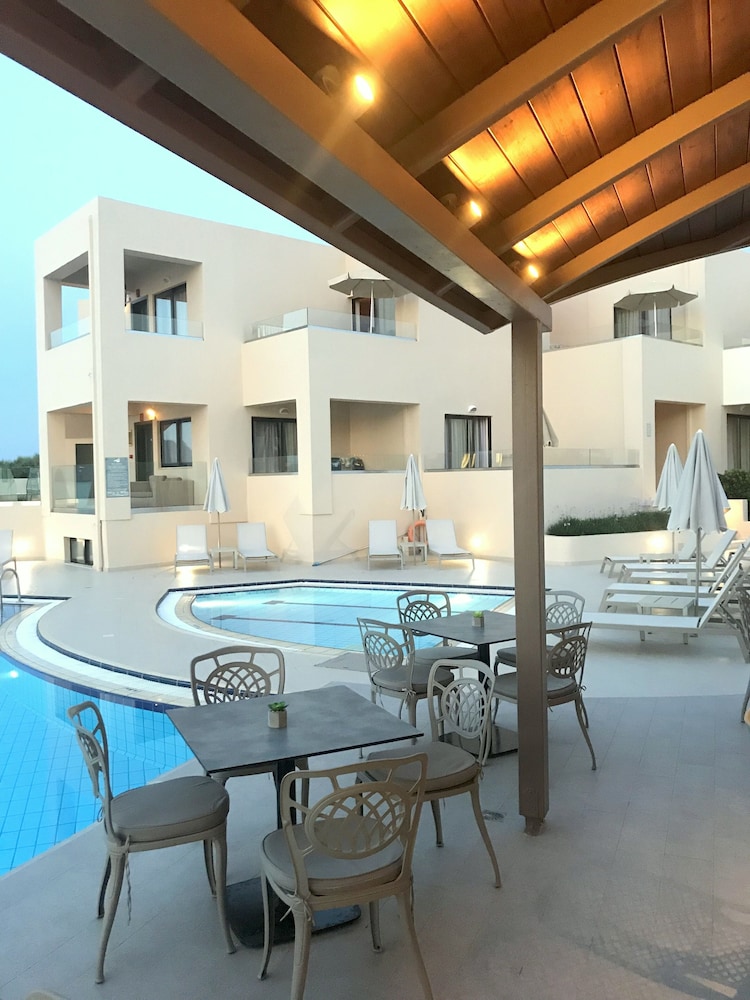 Blue Dome Hotel — Swimming pool in Platanias