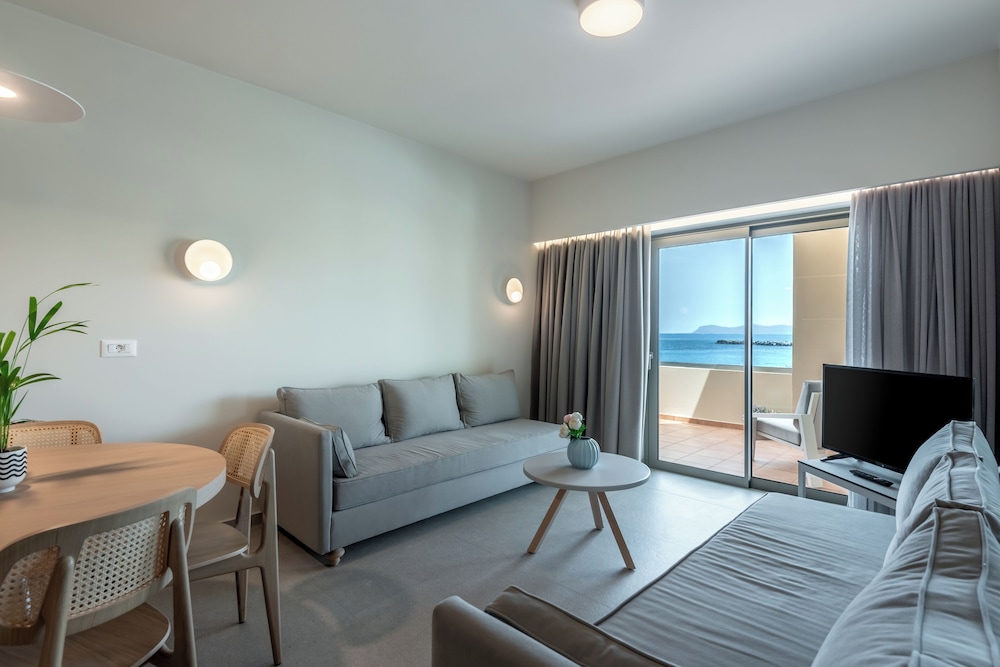 Blue Dome Hotel — Hotel rooms in Platanias
