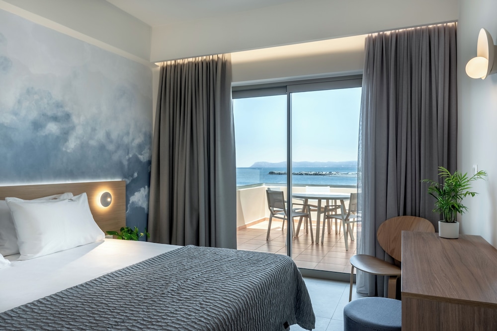Blue Dome Hotel — Hotel rooms in Platanias