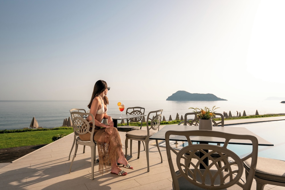 Blue Dome Hotel — Restaurant & bars in Platanias