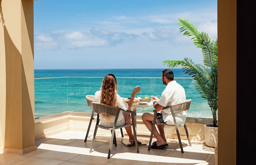 Batis Aero Beachfront Wellbeing Hotel — Beach in Rethymnon