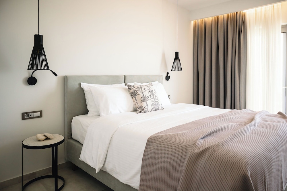 Batis Aero Beachfront Wellbeing Hotel — Hotel rooms in Rethymnon