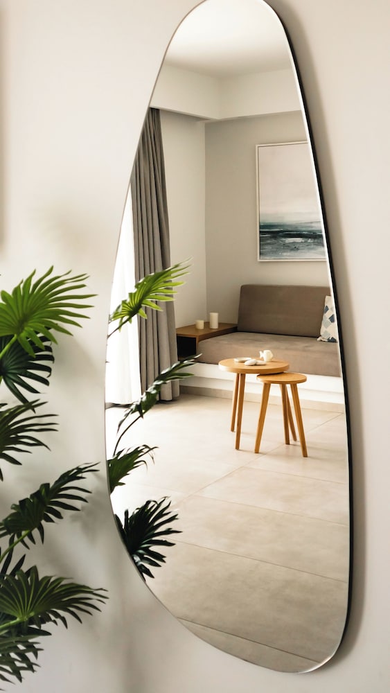 Batis Aero Beachfront Wellbeing Hotel — Hotel rooms in Rethymnon