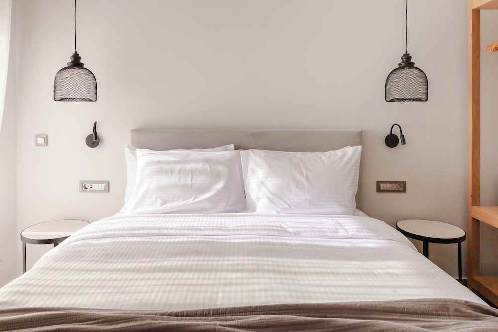 Batis Aero Beachfront Wellbeing Hotel — Hotel rooms in Rethymnon