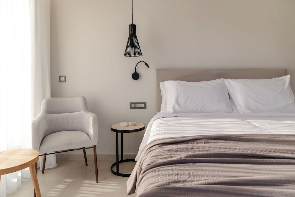 Batis Aero Beachfront Wellbeing Hotel — Hotel rooms in Rethymnon