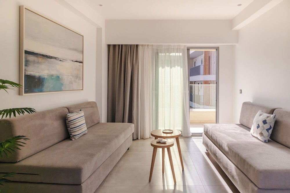 Batis Aero Beachfront Wellbeing Hotel — Hotel rooms in Rethymnon