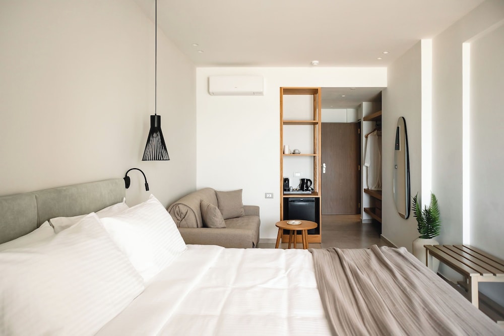 Batis Aero Beachfront Wellbeing Hotel — Hotel rooms in Rethymnon