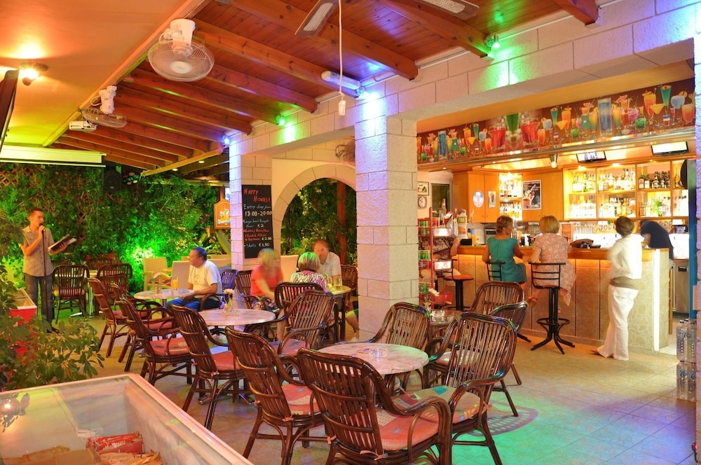 Summer Memories Hotel Apartments — Restaurant & bars in Pefkos, South Aegean