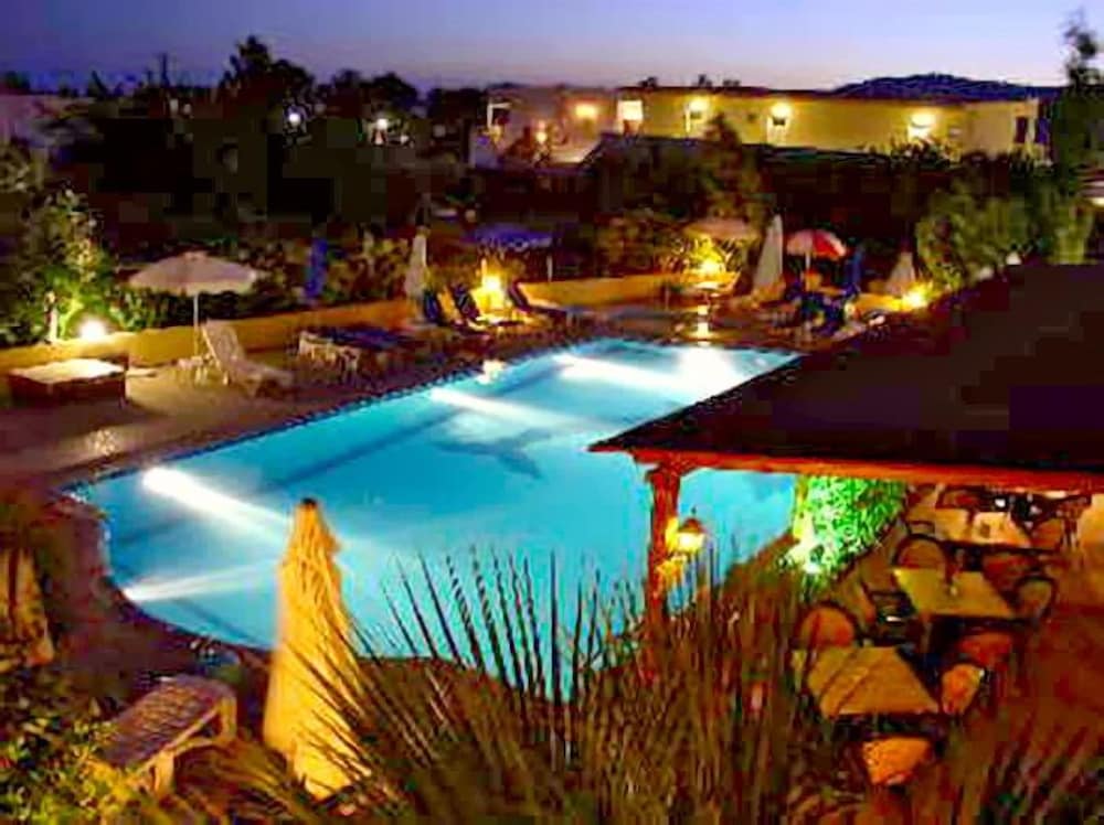 Summer Memories Hotel Apartments — Swimming pool in Pefkos, South Aegean
