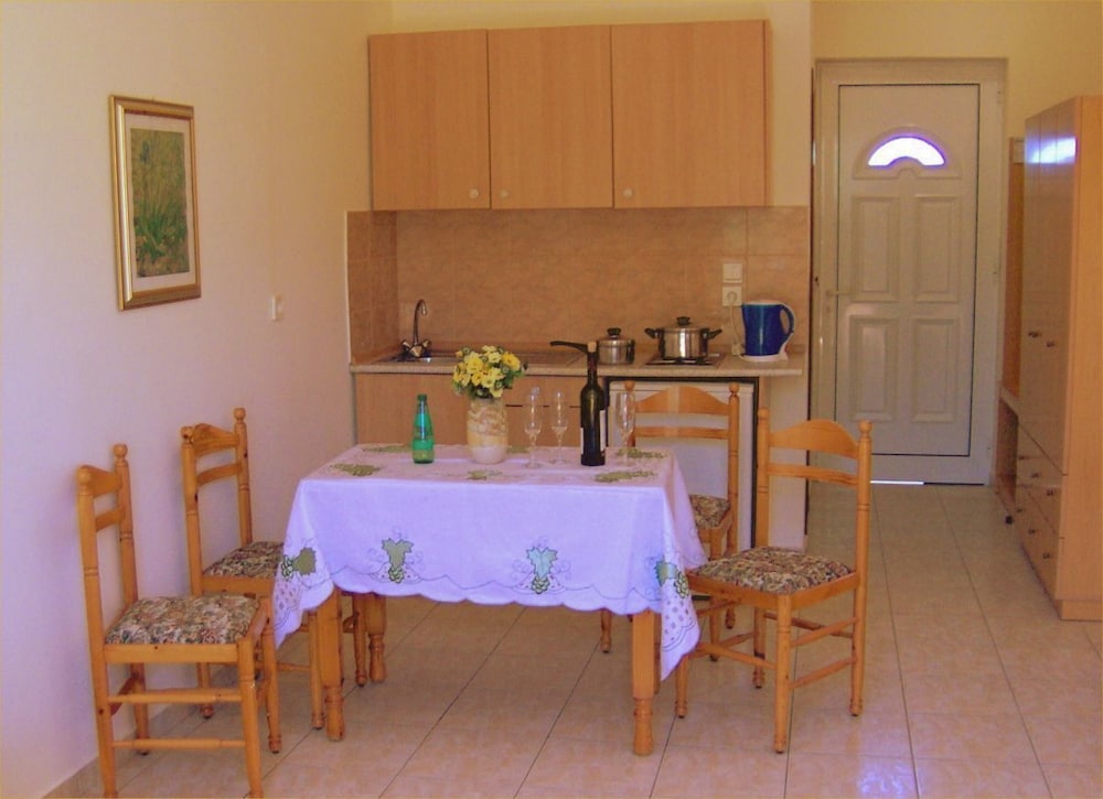 Summer Memories Hotel Apartments — Hotel rooms in Pefkos, South Aegean