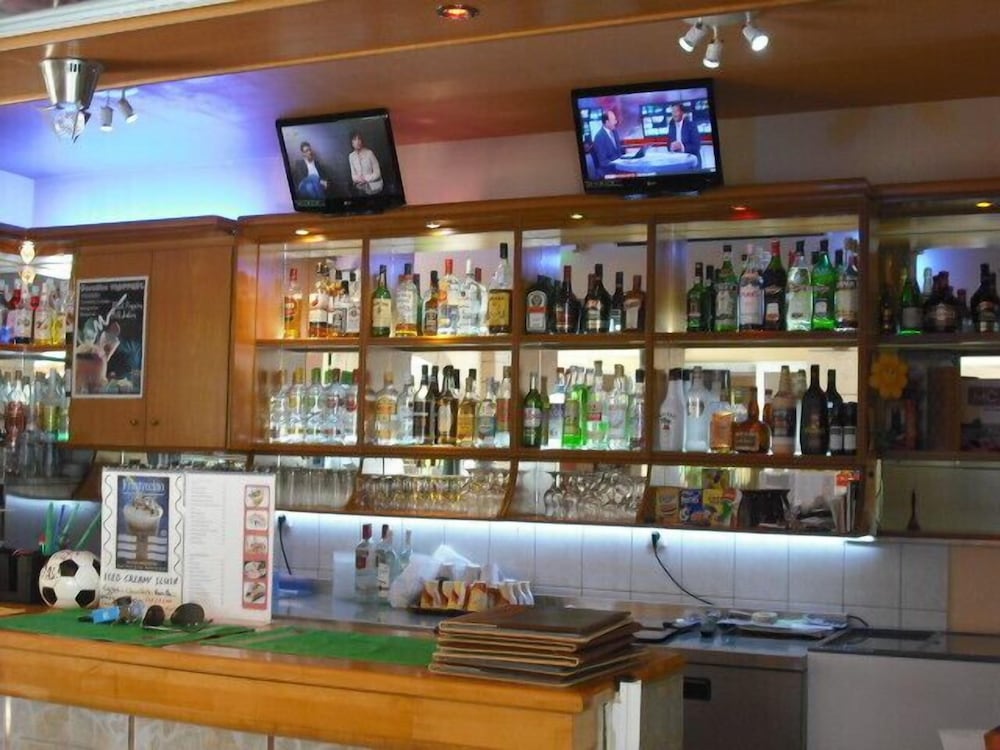 Summer Memories Hotel Apartments — Restaurant & bars in Pefkos, South Aegean