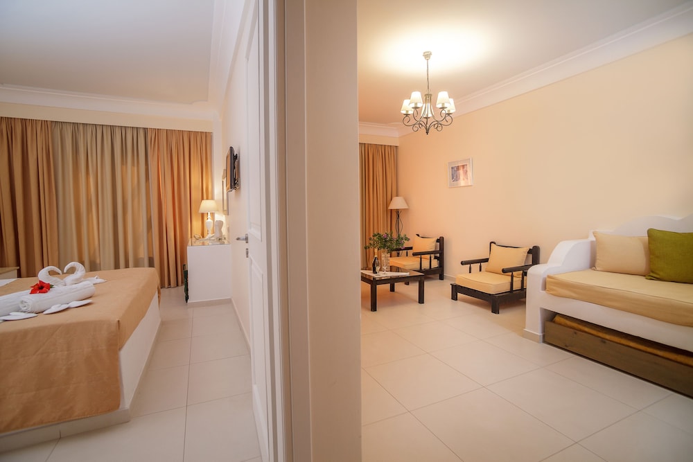 Sellada Beach — Hotel rooms in Perissa, South Aegean