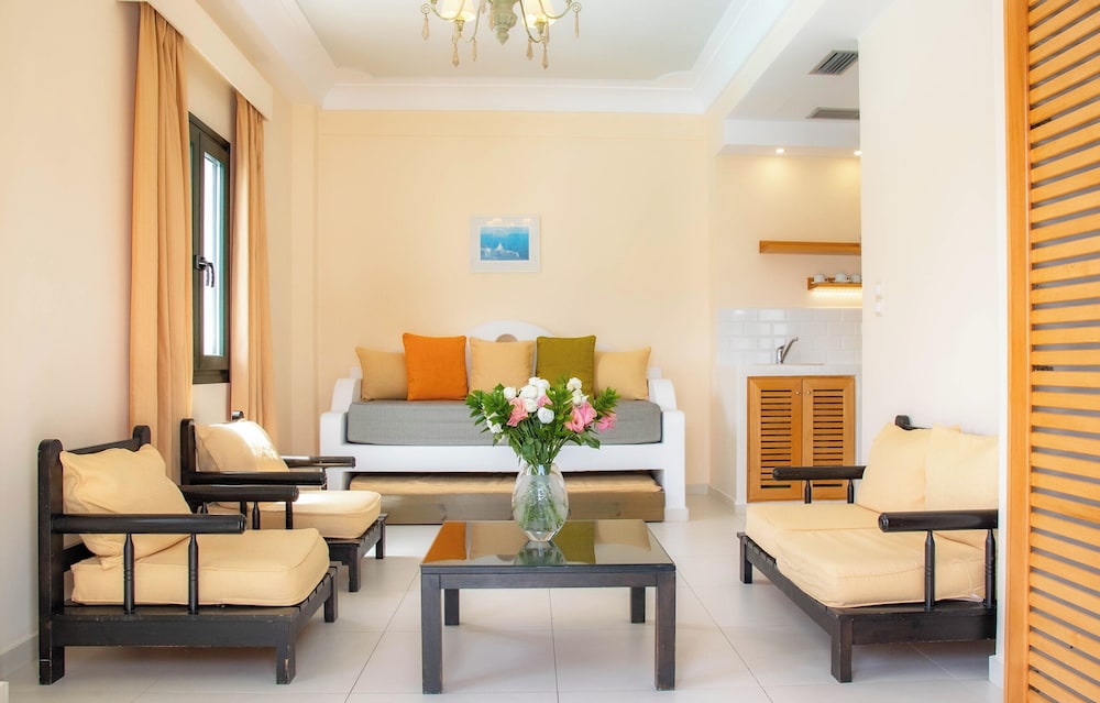 Sellada Beach — Hotel rooms in Perissa, South Aegean