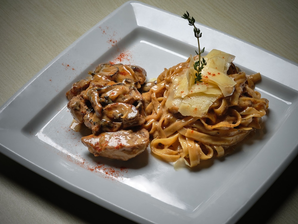 Hotel Strada Marina — Restaurant & bars in Zante Town, Ionian Islands