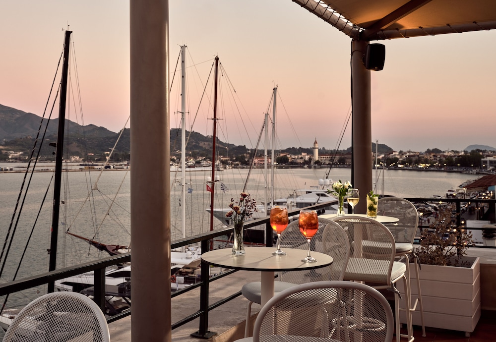 Hotel Strada Marina — Restaurant & bars in Zante Town, Ionian Islands