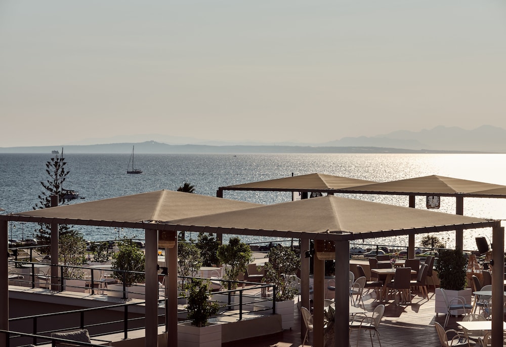 Hotel Strada Marina — Restaurant & bars in Zante Town, Ionian Islands