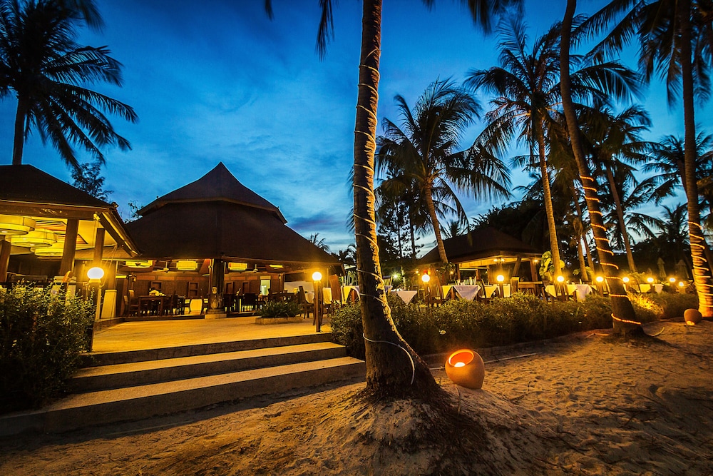 Coco Palm Beach Resort — Restaurant & bars in Mae Nam, Surat Thani