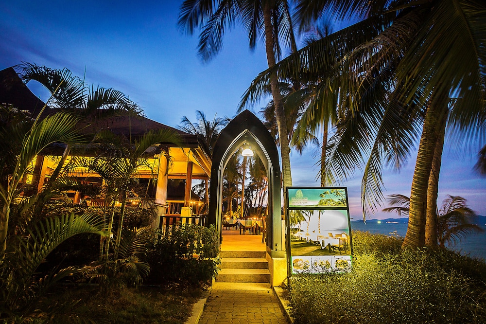 Coco Palm Beach Resort — Restaurant & bars in Mae Nam, Surat Thani