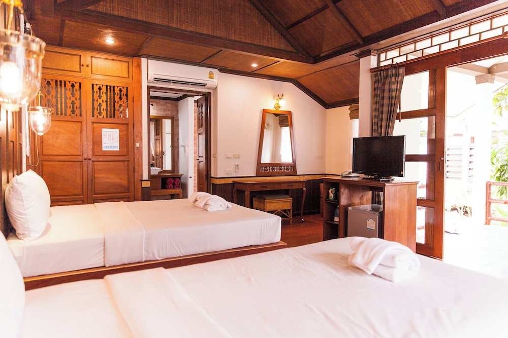 Coco Palm Beach Resort — Hotel rooms in Mae Nam, Surat Thani
