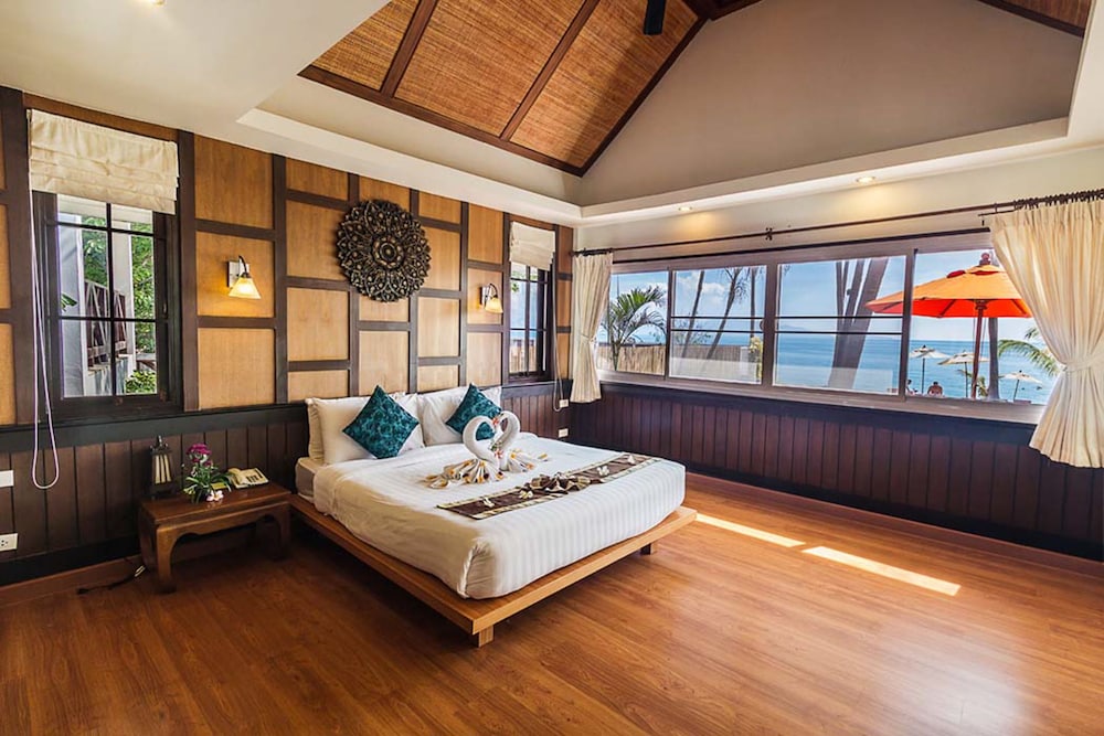 Coco Palm Beach Resort — Hotel rooms in Mae Nam, Surat Thani