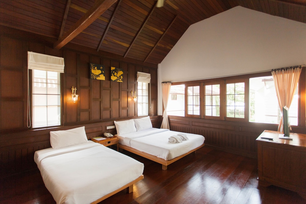 Coco Palm Beach Resort — Hotel rooms in Mae Nam, Surat Thani