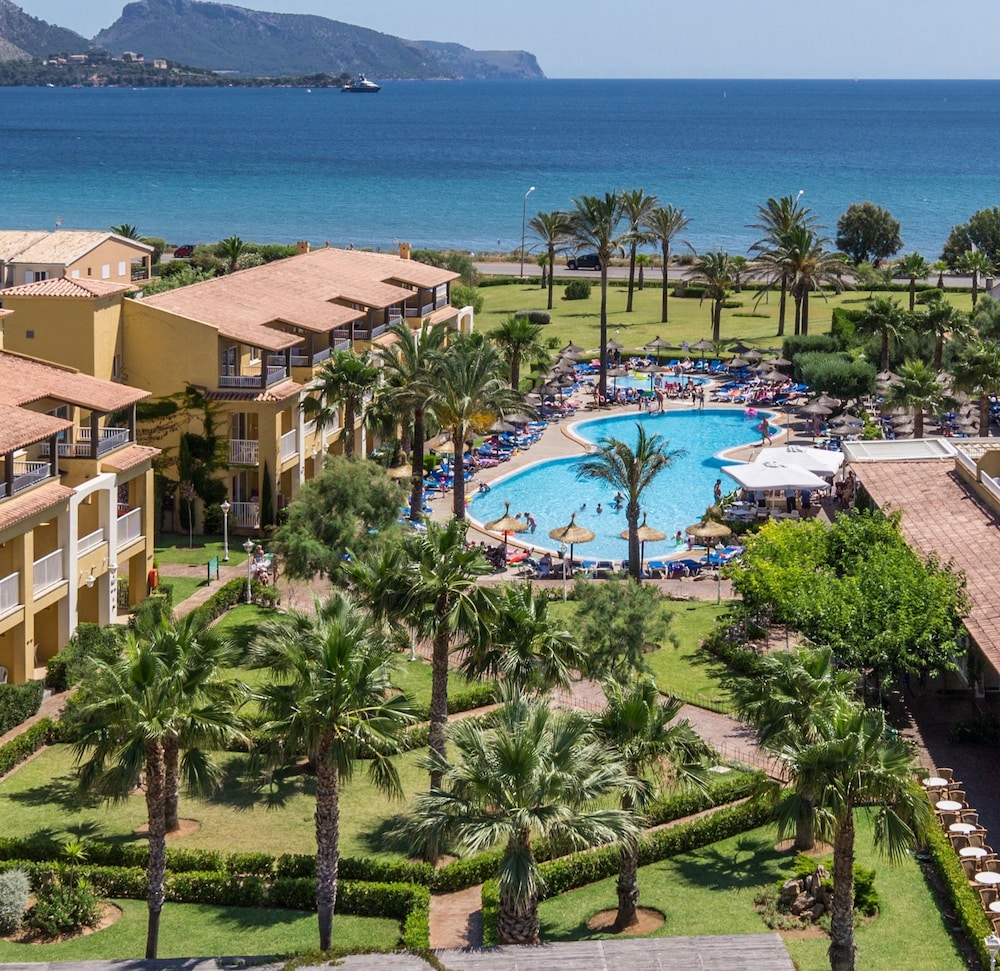 Aparthotel Club del Sol Resort & SPA — Beach in Puerto Pollensa, Balearic Islands