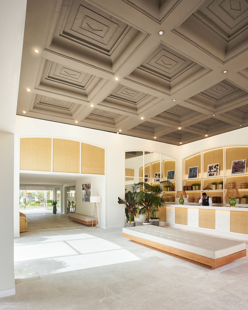 Aparthotel Club del Sol Resort & SPA — Hotel building in Puerto Pollensa, Balearic Islands