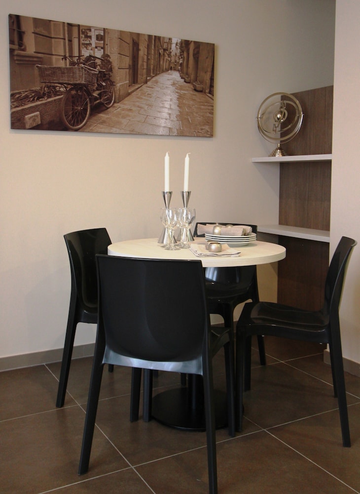Pierre & Vacances Barcelona Sants — Restaurant & bars in Barcelona, Catalonia