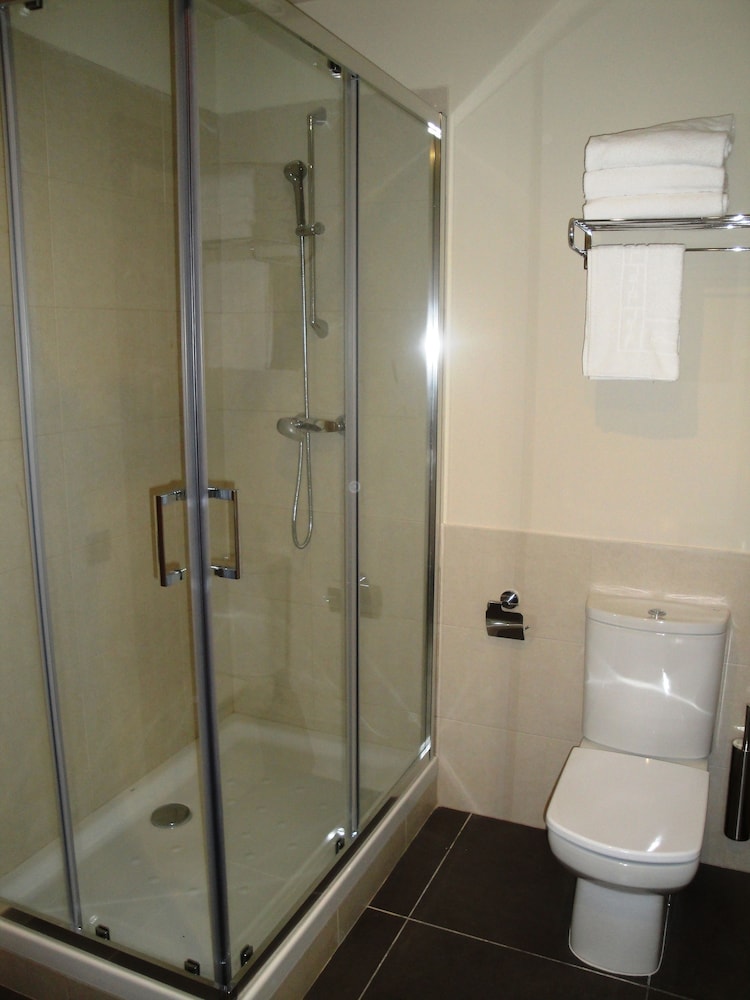 Pierre & Vacances Barcelona Sants — Hotel rooms in Barcelona, Catalonia