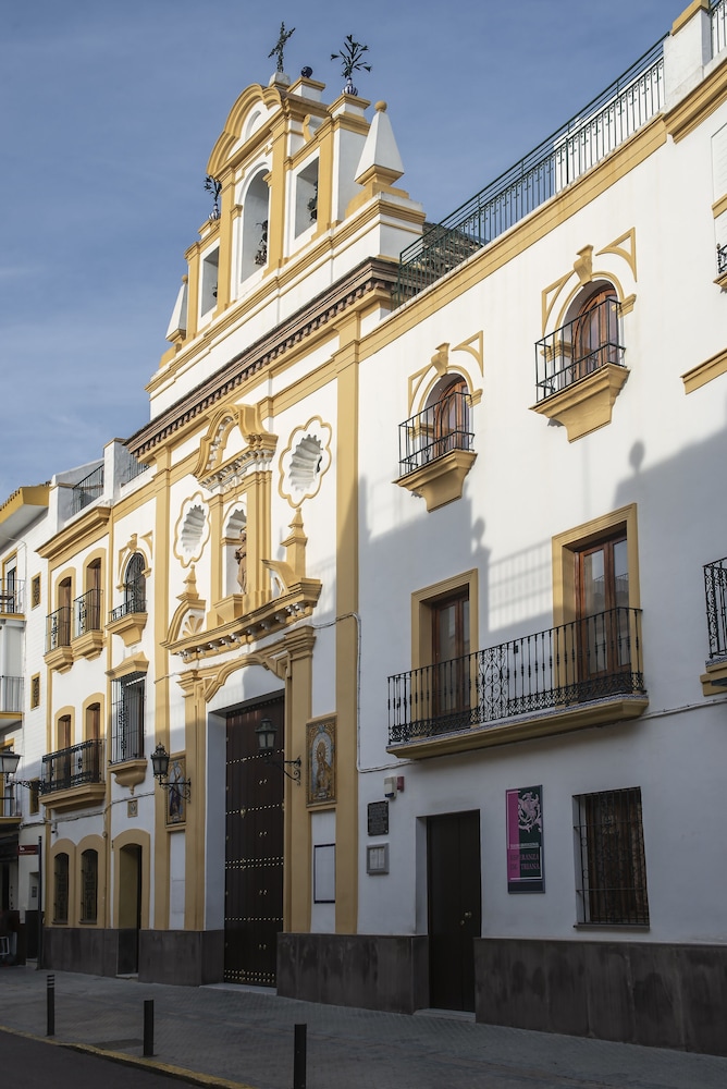 Pierre & Vacances Sevilla — Hotel building in Seville, Andalusia