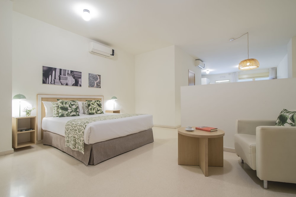 Pierre & Vacances Sevilla — Hotel rooms in Seville, Andalusia