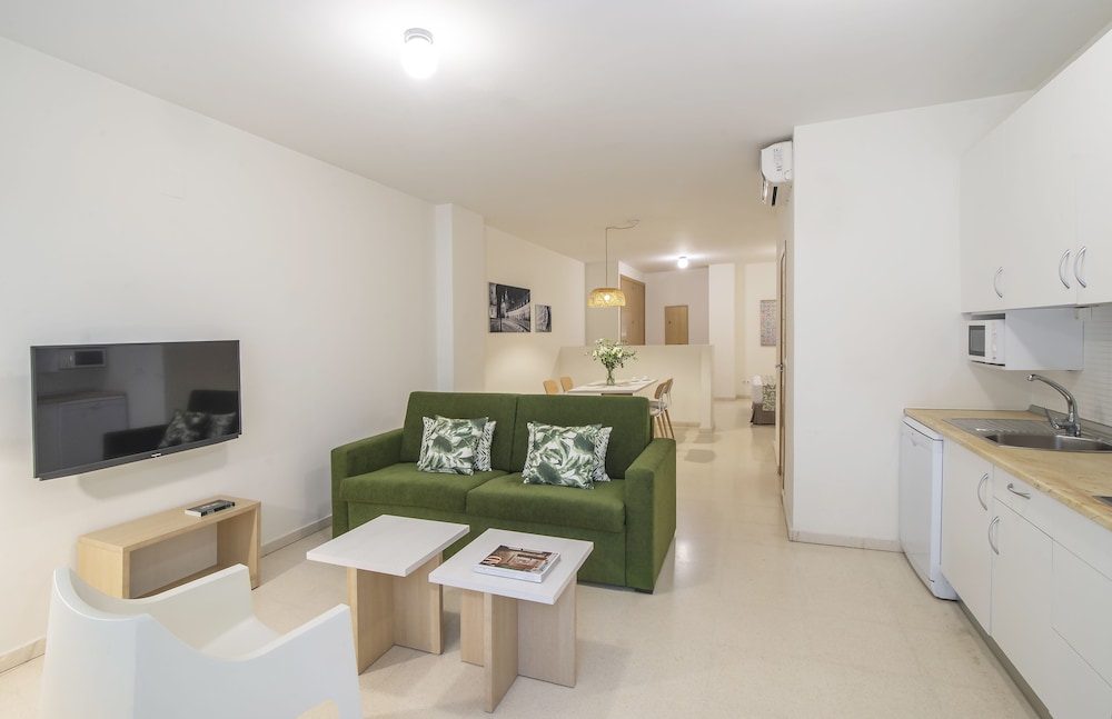 Pierre & Vacances Sevilla — Hotel rooms in Seville, Andalusia