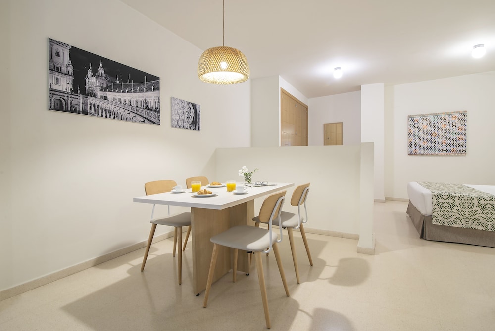 Pierre & Vacances Sevilla — Hotel rooms in Seville, Andalusia