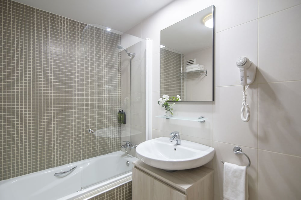 Pierre & Vacances Sevilla — Hotel rooms in Seville, Andalusia