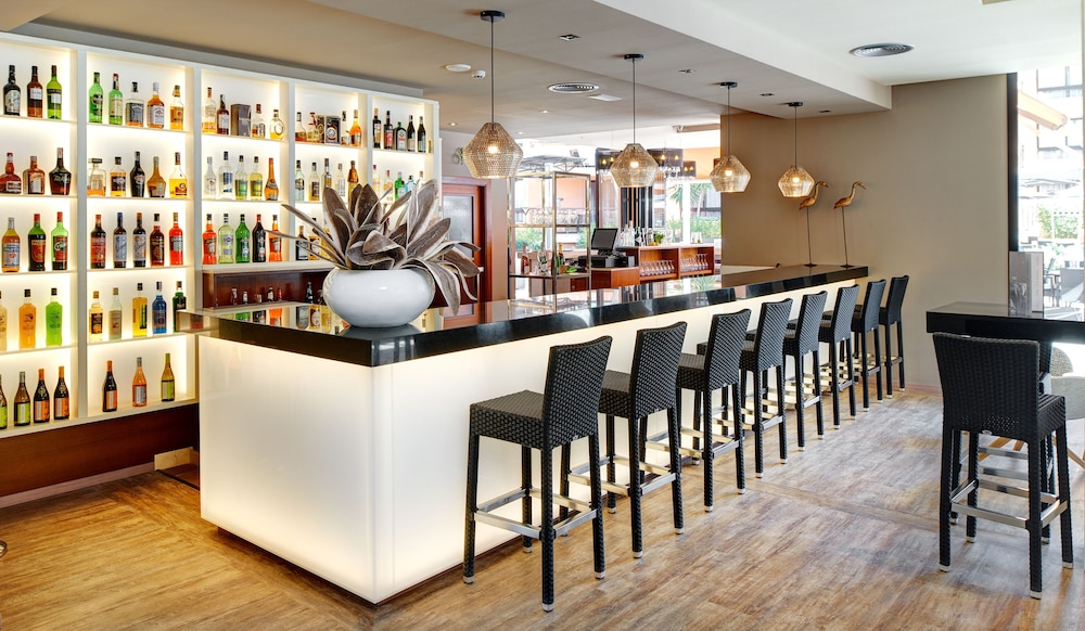 Protur Turó Pins Hotel — Restaurant & bars in Cala Ratjada, Balearic Islands
