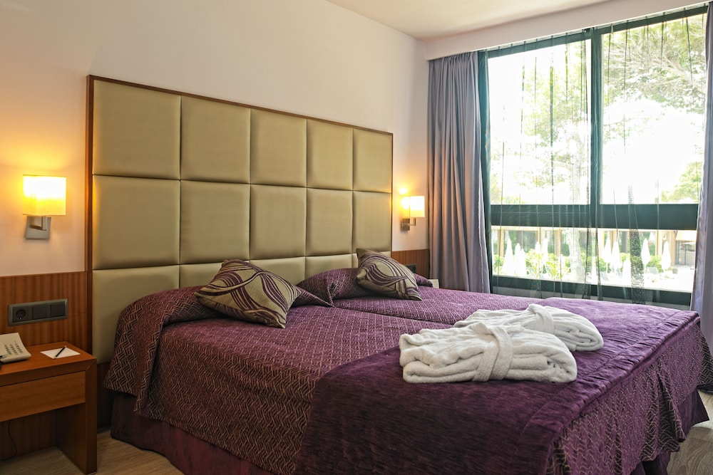 Protur Turó Pins Hotel — Hotel rooms in Cala Ratjada, Balearic Islands