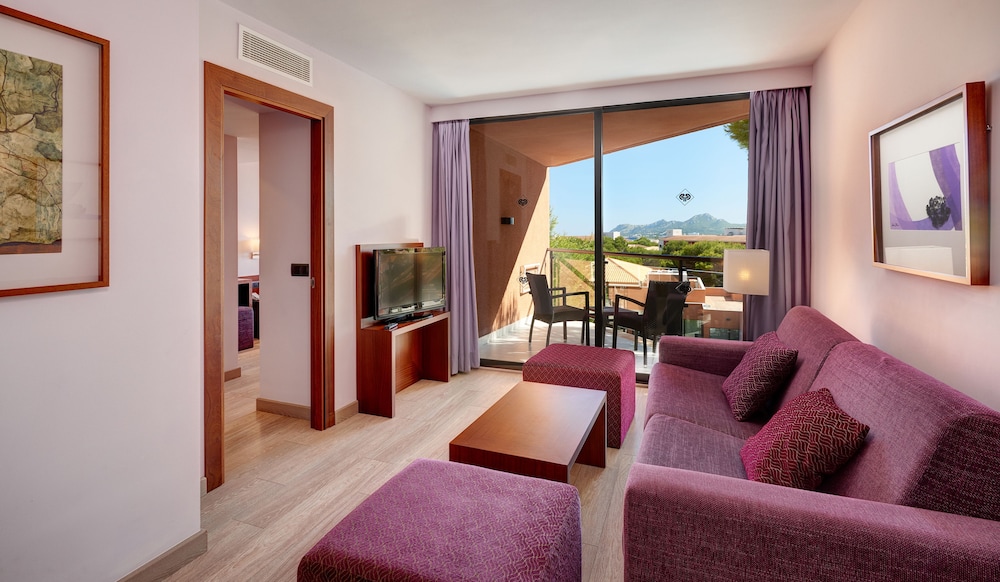 Protur Turó Pins Hotel — Hotel rooms in Cala Ratjada, Balearic Islands