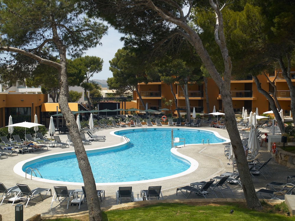 Protur Turó Pins Hotel — Swimming pool in Cala Ratjada, Balearic Islands