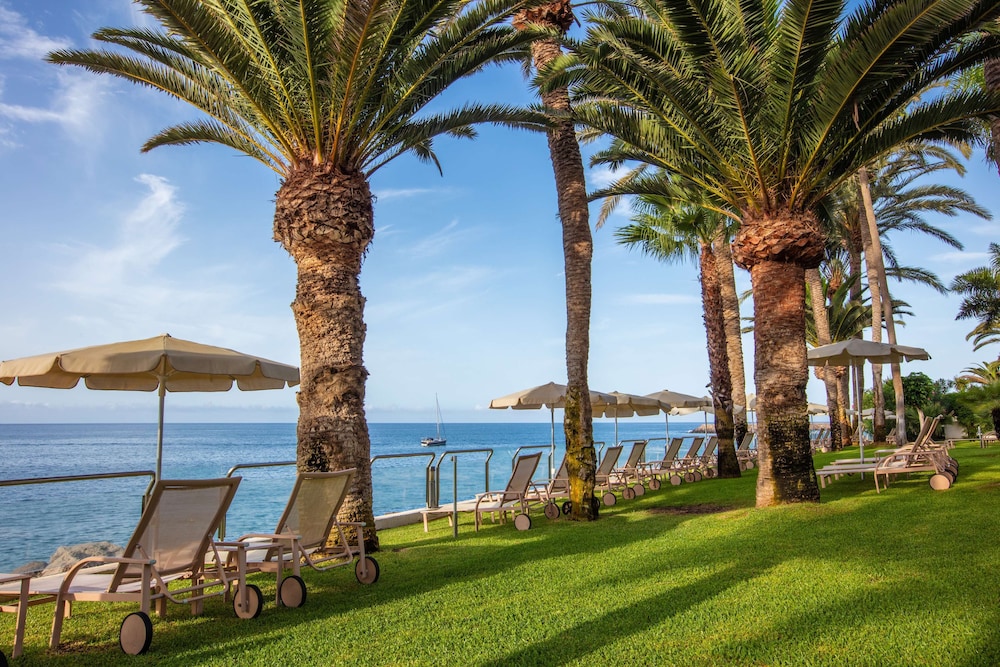 Radisson Blu Resort, Gran Canaria — Beach in Arguineguin, Canary Islands