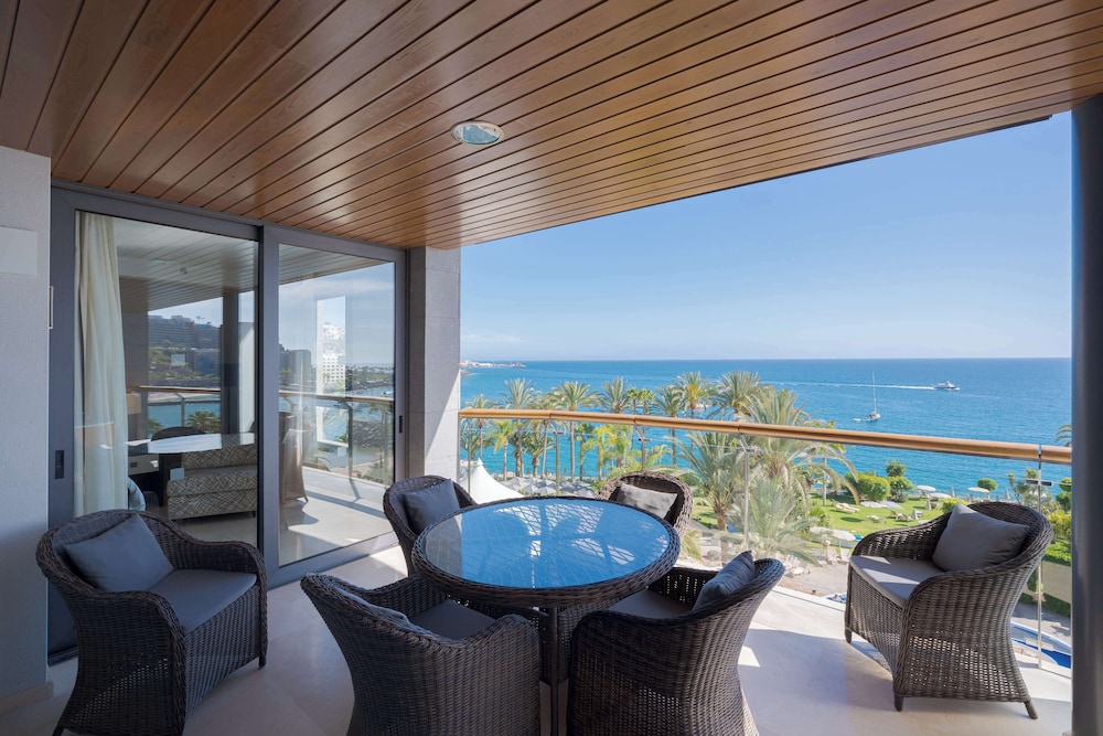 Radisson Blu Resort, Gran Canaria — Hotel rooms in Arguineguin, Canary Islands