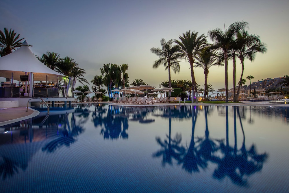 Radisson Blu Resort, Gran Canaria — Swimming pool in Arguineguin, Canary Islands