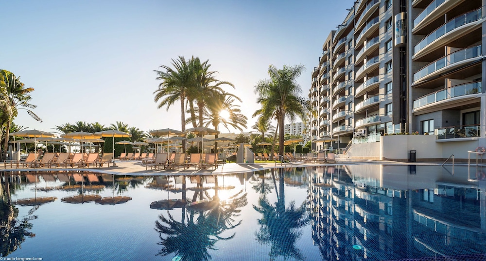 Radisson Blu Resort, Gran Canaria — Swimming pool in Arguineguin, Canary Islands
