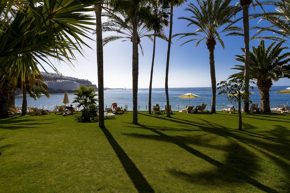 Radisson Blu Resort, Gran Canaria — Beach in Arguineguin, Canary Islands