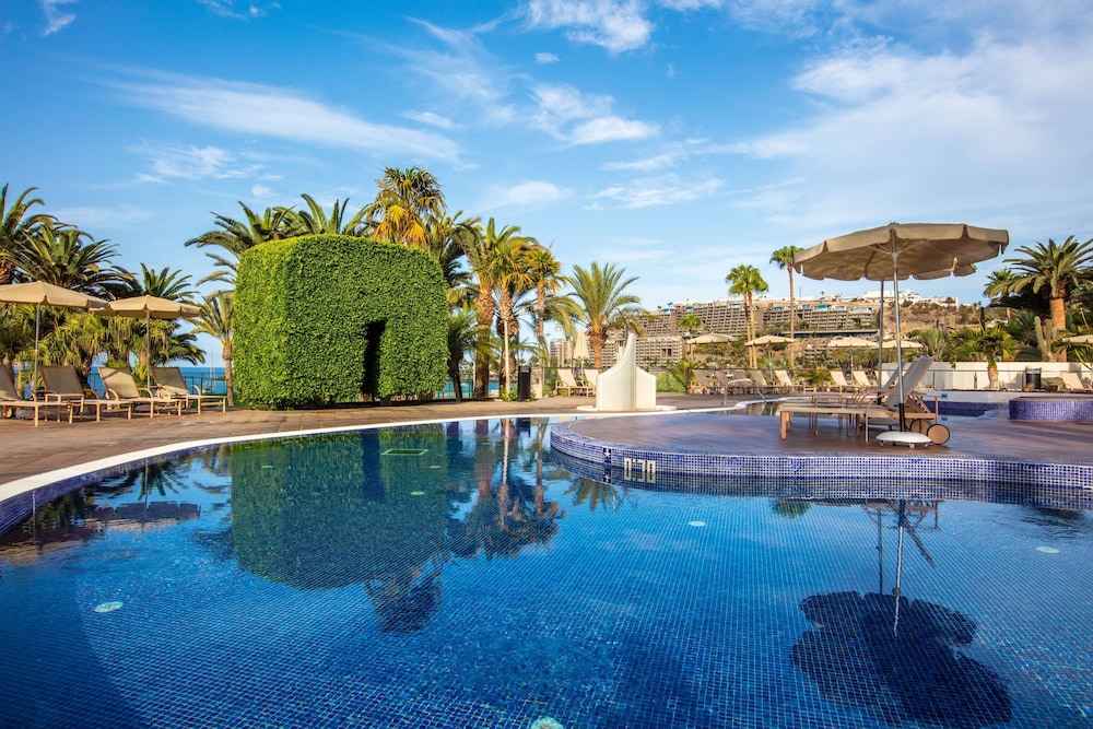 Radisson Blu Resort, Gran Canaria — Swimming pool in Arguineguin, Canary Islands