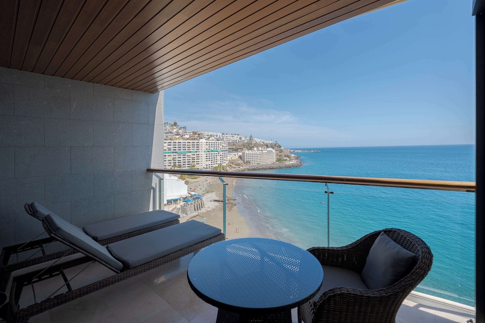 Radisson Blu Resort, Gran Canaria — Beach in Arguineguin, Canary Islands