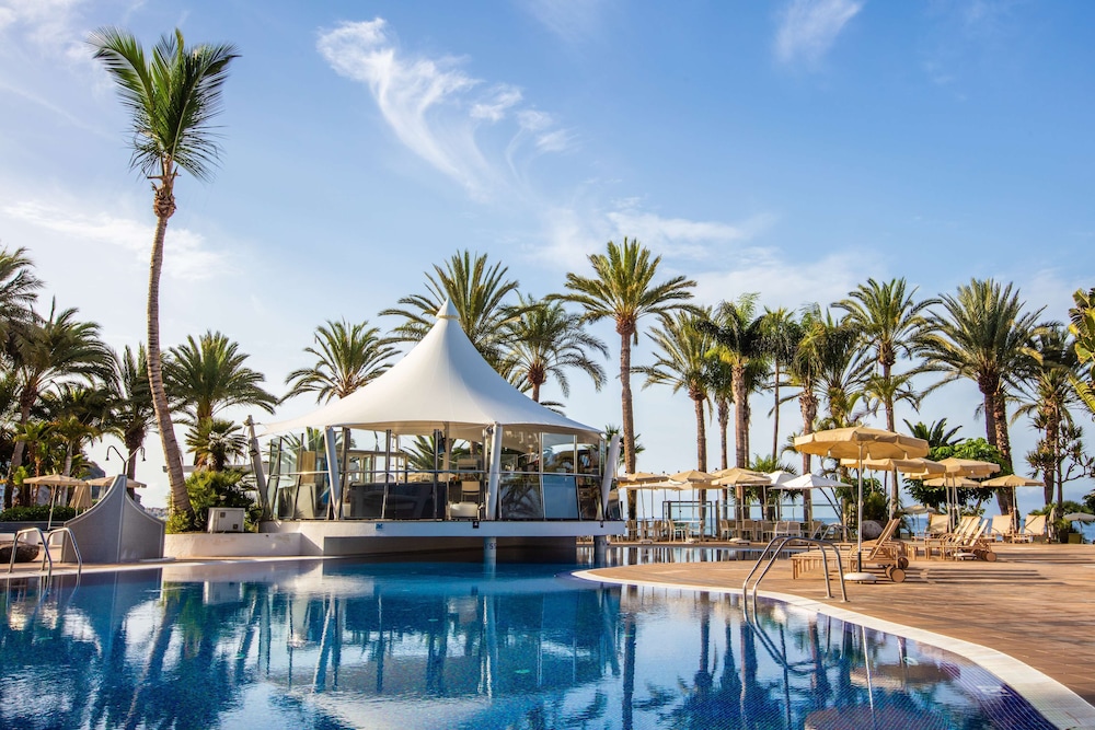 Radisson Blu Resort, Gran Canaria — Swimming pool in Arguineguin, Canary Islands
