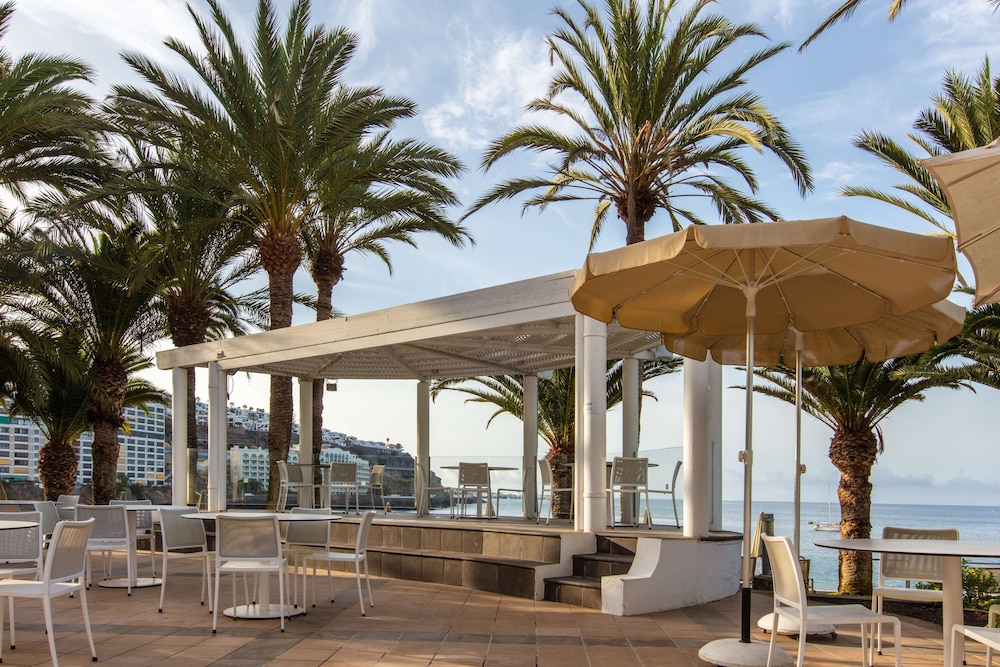 Radisson Blu Resort, Gran Canaria — Restaurant & bars in Arguineguin, Canary Islands