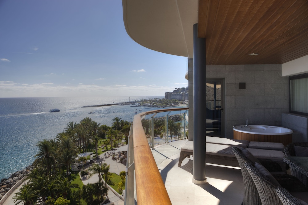 Radisson Blu Resort, Gran Canaria — Hotel rooms in Arguineguin, Canary Islands